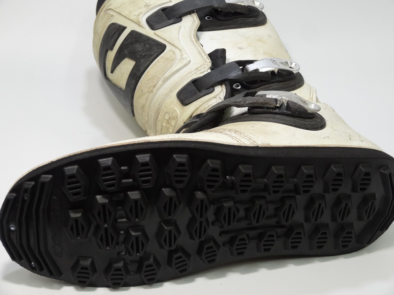 ガエルネソール交換 アルパインスターズTECHTソール ケンズリペアサービス